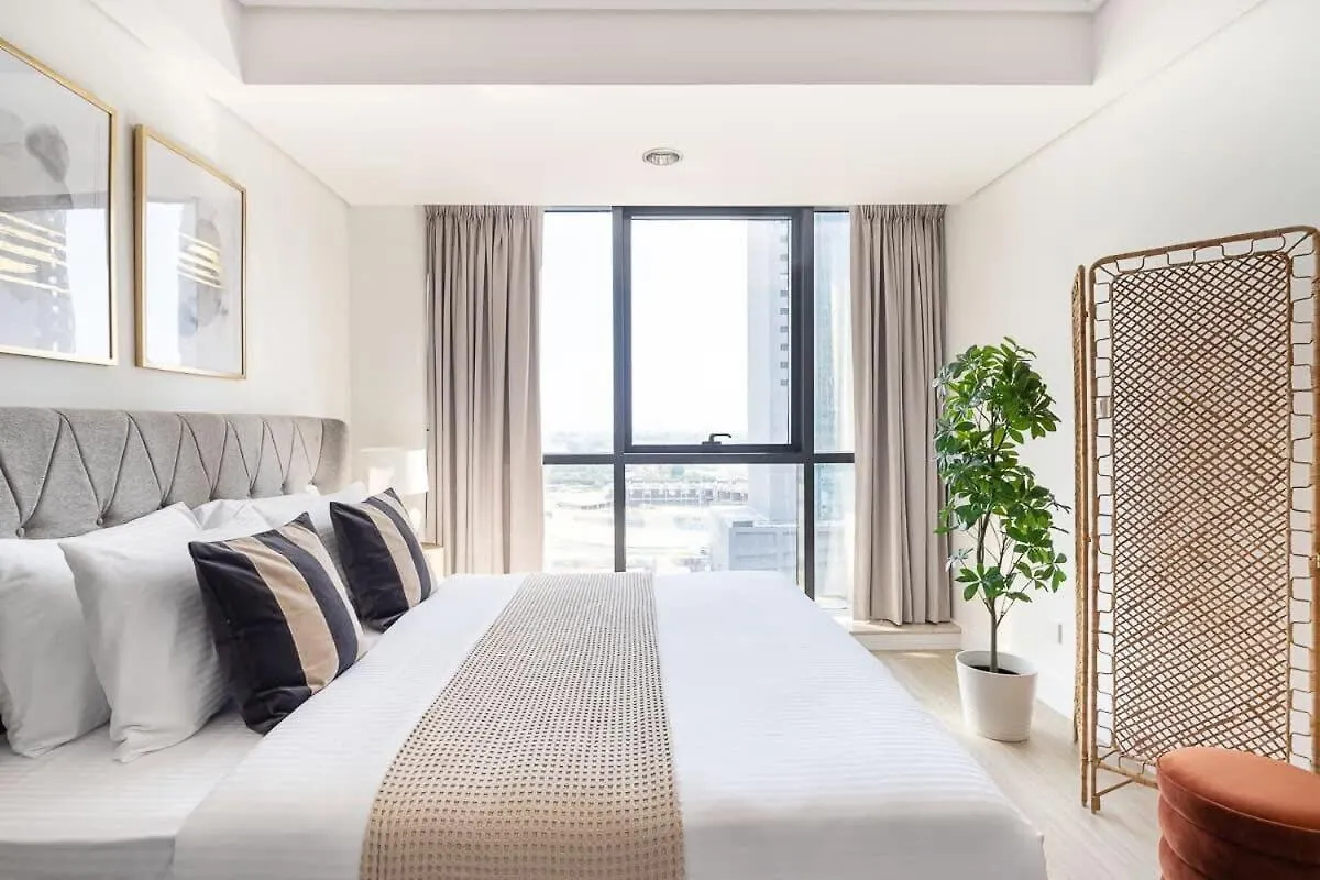 Frank Porter - Goldcrest Views 2 Dubai